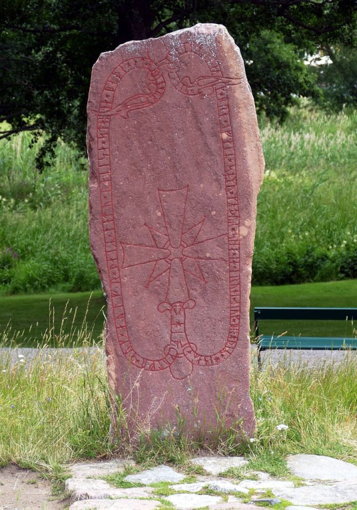 粘土板のモチーフ：ビヨルクエトルプのルーン石碑